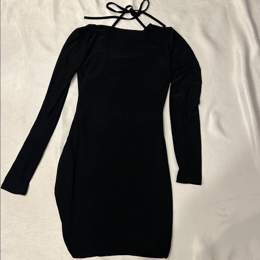 PrettyLittleThing Black Long Sleeve Dress - Picture 4 of 4